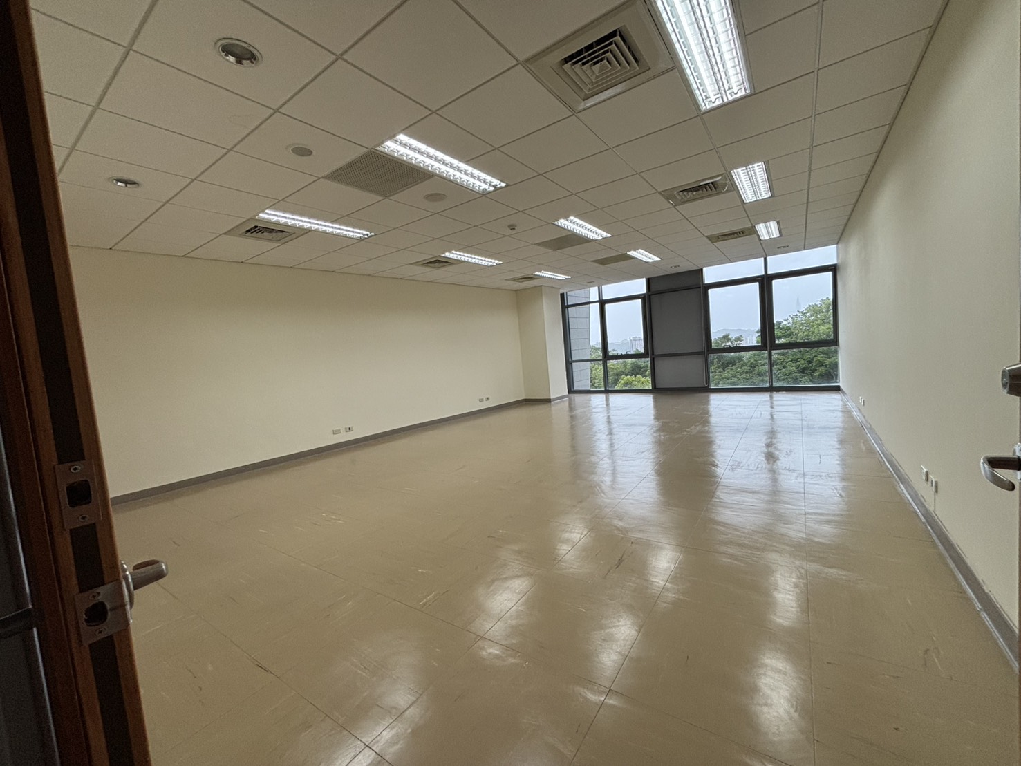 350323室內部照片