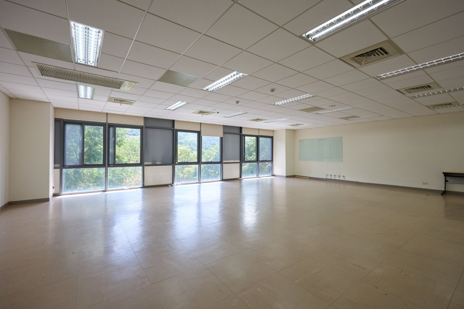 350214室內部照片